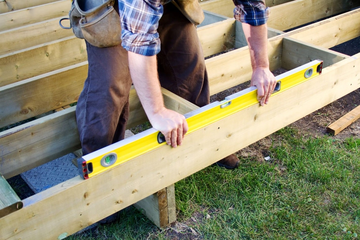 Consumer’s Guide to Hiring a Fencing and Decking Contractor