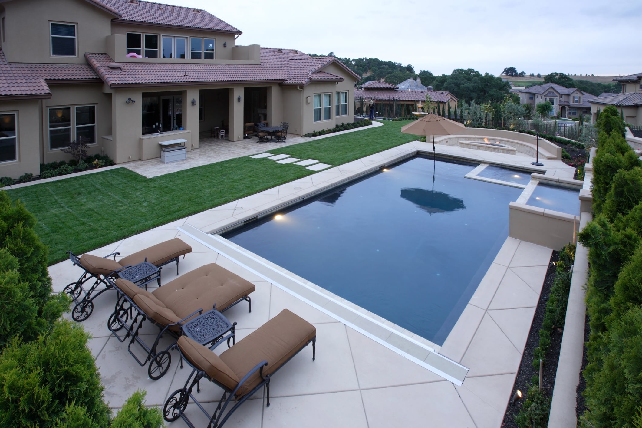 8 Tips for Making Your Pool More Energy Efficient
